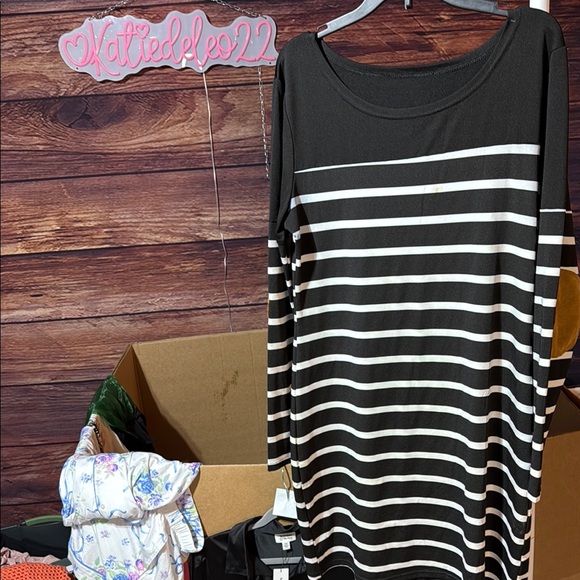 Black and White Striped Long Sleeve Dress cute large - Picture 2 of 5